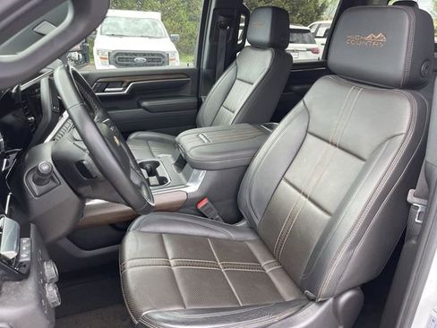 Used 2025 Chevrolet Silverado 3500 High Country w/ High Country Premium Package AWD/4WD image 11