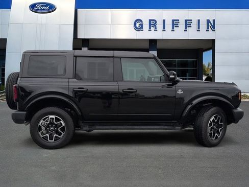Used 2024 Ford Bronco Outer Banks image 3