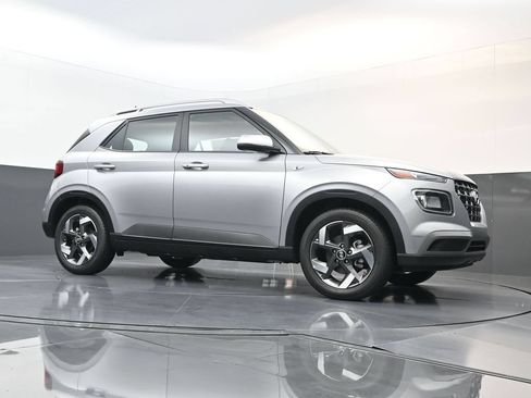 Certified 2026 Hyundai Venue SEL FWD image 22