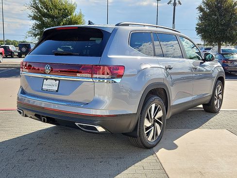 New 2026 Volkswagen Atlas SE image 3
