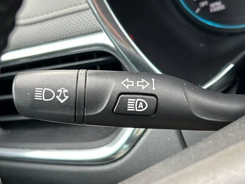 Used 2018 Chevrolet Equinox Premier FWD image 24