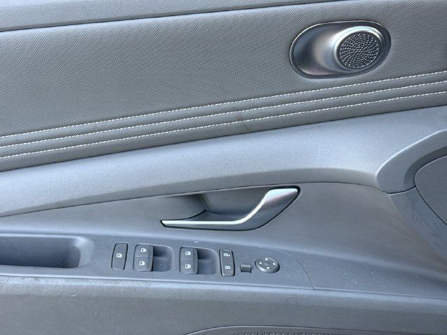 Used 2025 Hyundai Elantra SEL FWD image 22