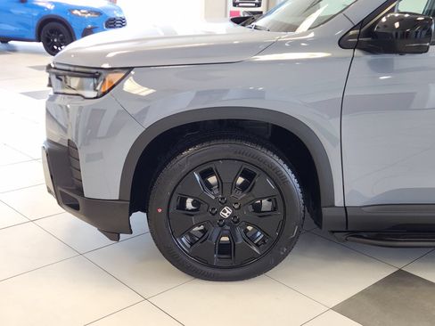 New 2026 Honda Pilot Black Edition image 8