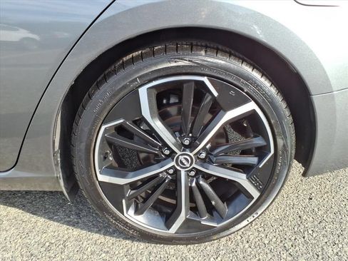 Used 2023 Nissan Altima 2.5 SR FWD image 14