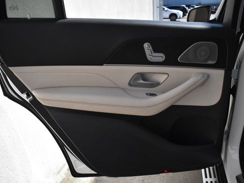 Used 2020 Mercedes-Benz GLS 450 4MATIC image 27