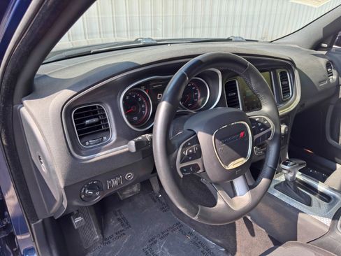 Used 2015 Dodge Charger SXT RWD image 12