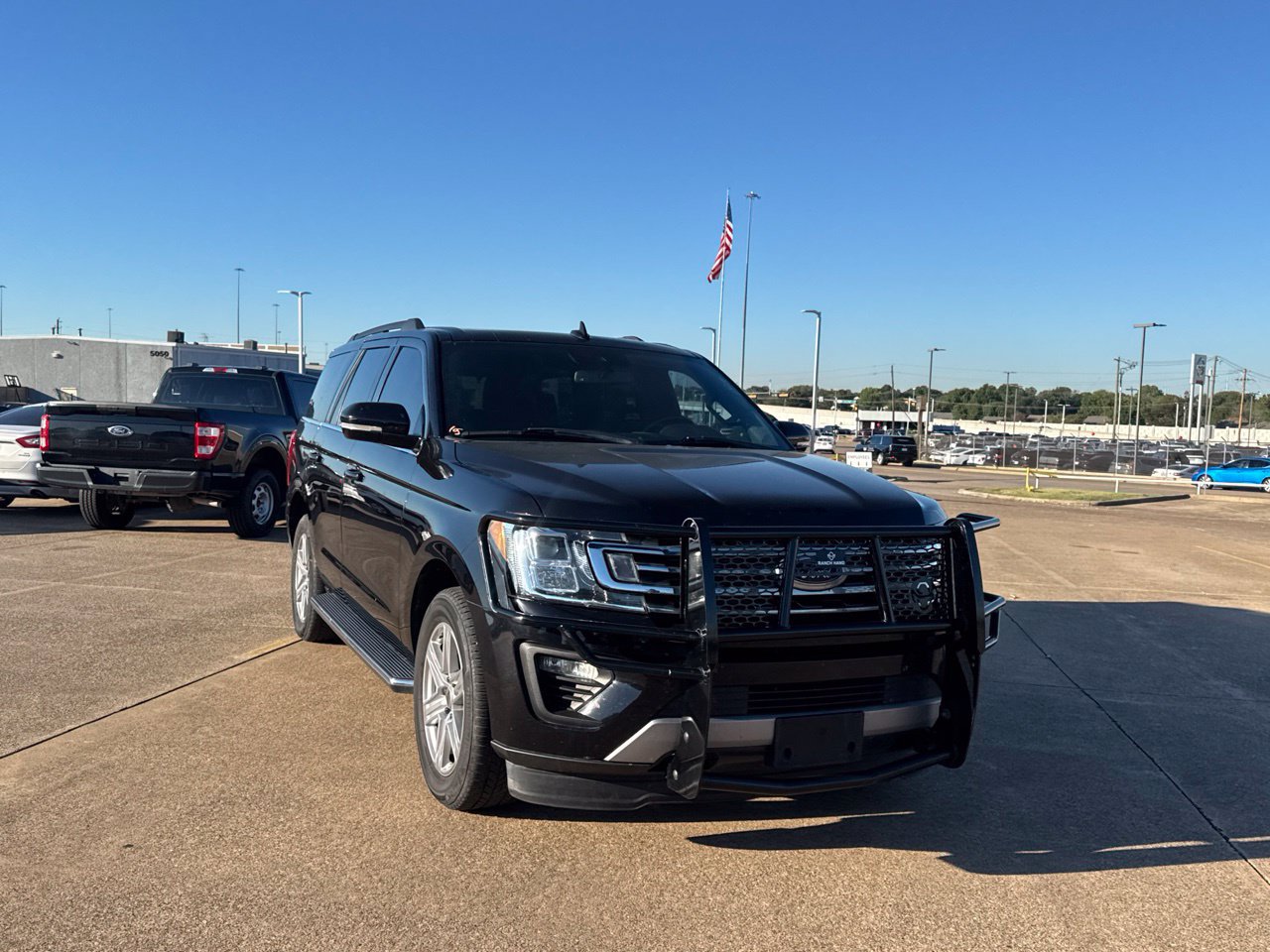 Used 2019 Ford Expedition XLT w/ Equipment Group 202A RWD image 4