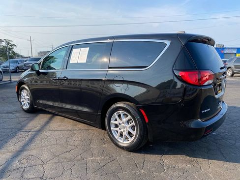 Used 2023 Chrysler Voyager LX FWD image 6