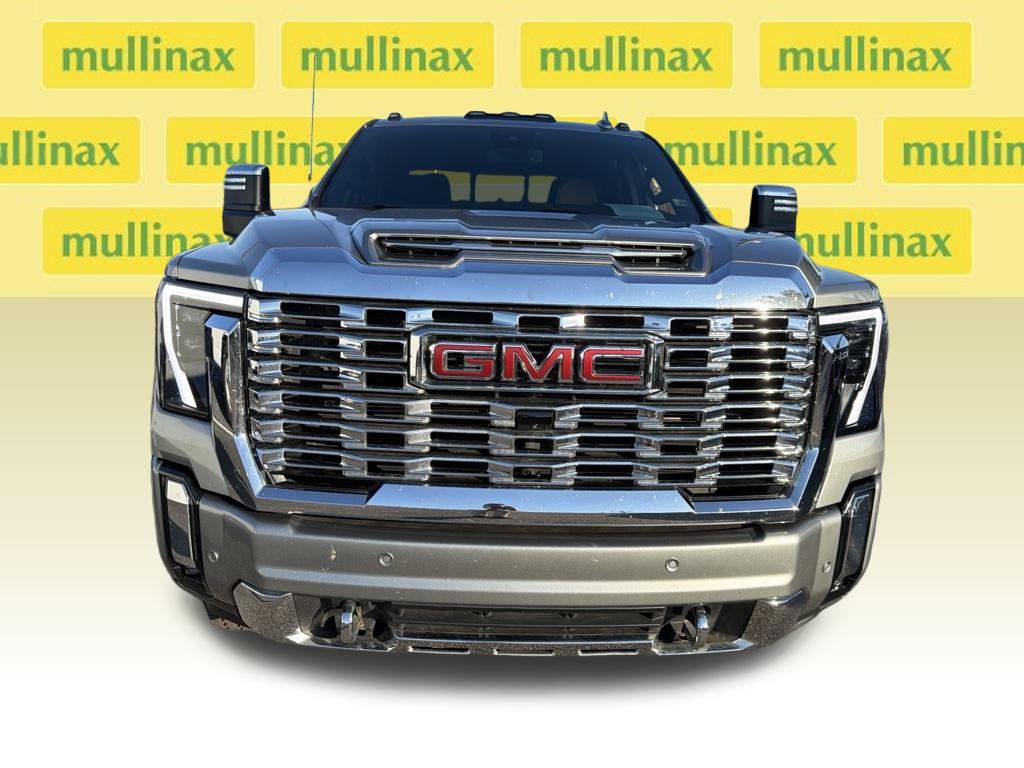 Used 2025 GMC Sierra 2500 Denali AWD/4WD image 2