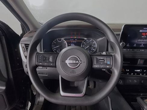 Used 2023 Nissan Rogue SV FWD image 12