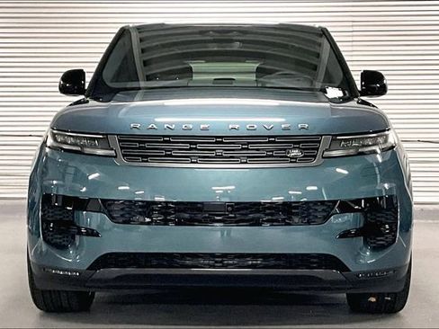 New 2025 Land Rover Range Rover Sport SE image 2