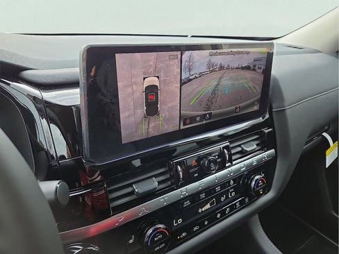 New 2026 Nissan Pathfinder SL image 18