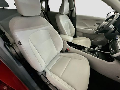 Used 2025 Hyundai Kona SEL AWD/4WD image 32