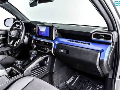 Used 2024 Toyota Tacoma TRD Off-Road AWD/4WD image 21