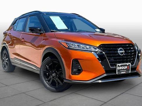 Certified 2023 Nissan Kicks SR w/ SR Premium Package FWD image 3