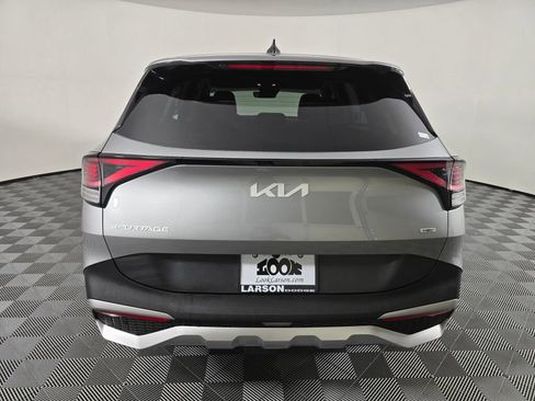Used 2023 Kia Sportage LX image 4