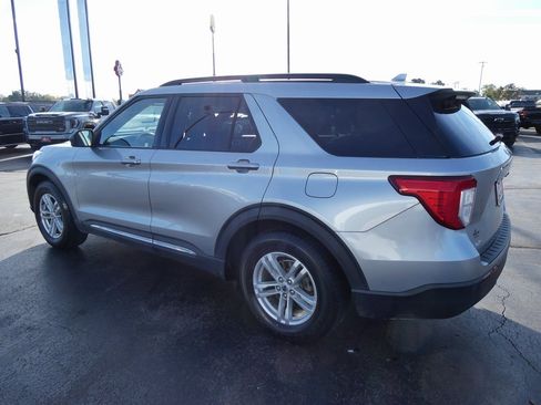 Used 2020 Ford Explorer XLT image 7