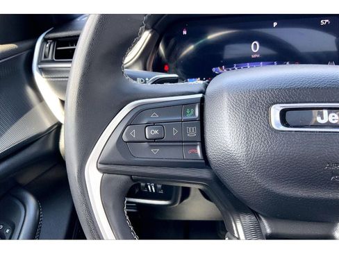 Used 2024 Jeep Grand Cherokee L Altitude AWD/4WD image 20