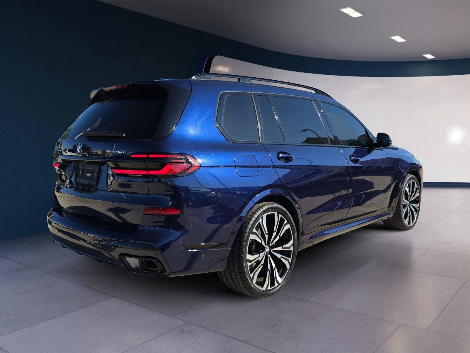 Used 2024 BMW X7 xDrive40i w/ Executive Package AWD/4WD image 5