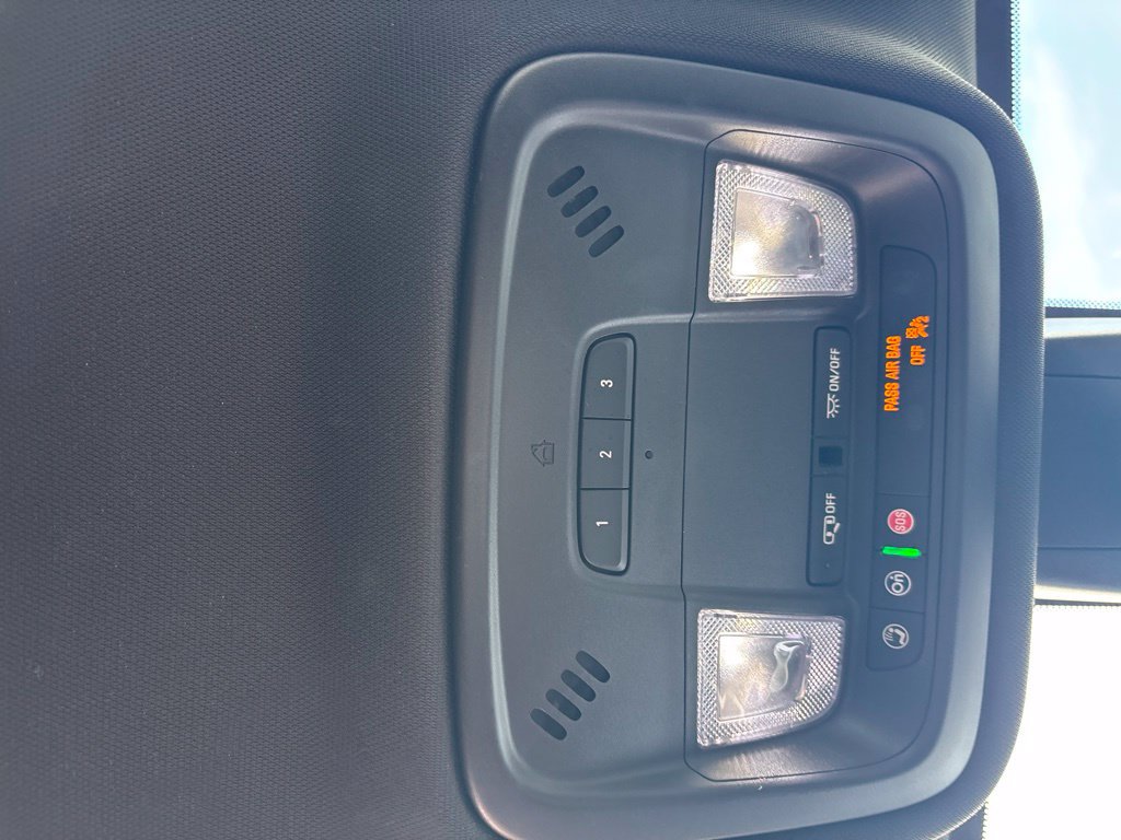 Used 2023 Chevrolet Traverse LT FWD image 23