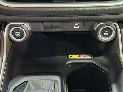 Used 2024 Toyota Grand Highlander AWD image 40