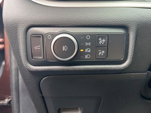 Used 2020 Ford Explorer XLT w/ Equipment Group 202A image 8