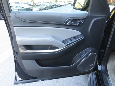 Used 2019 Chevrolet Suburban LT AWD/4WD image 30