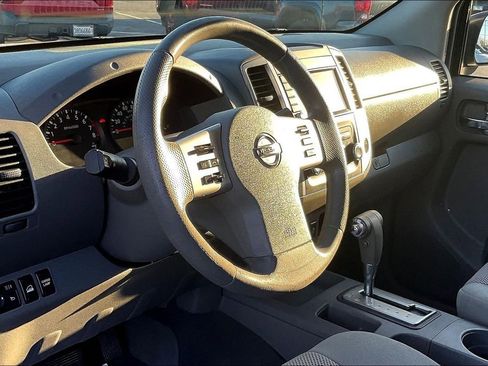 Used 2019 Nissan Frontier SV image 17
