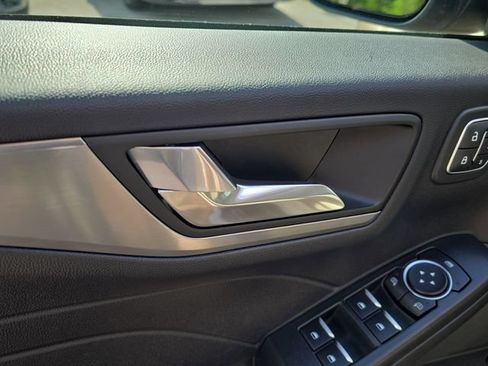 Used 2021 Ford Escape Titanium FWD image 19