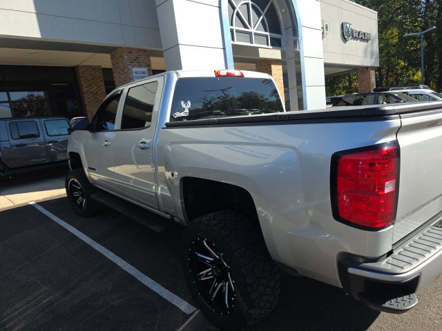 Used 2018 Chevrolet Silverado 1500 LT w/ All Star Edition AWD/4WD image 13