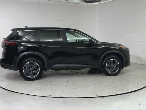 Used 2024 Nissan Rogue SV FWD image 8