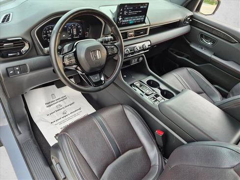 Used 2025 Honda Pilot Black Edition image 10