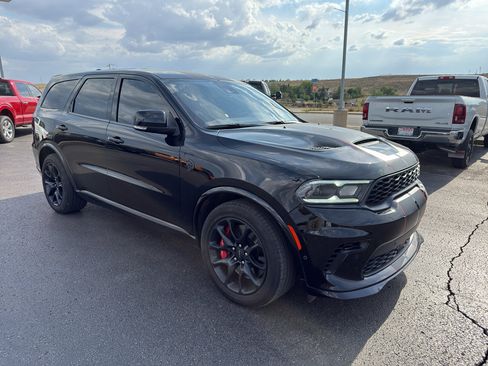 Used 2021 Dodge Durango SRT Hellcat w/ Technology Group AWD/4WD image 3