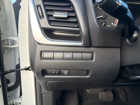 Certified 2023 Nissan Rogue SV image 31