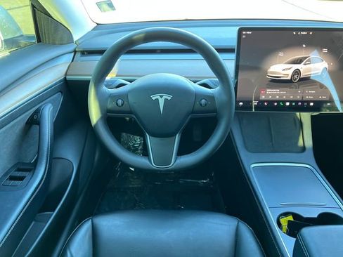 Used 2023 Tesla Model 3 Standard Range image 13