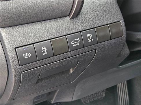 Used 2024 Toyota Camry SE FWD image 12