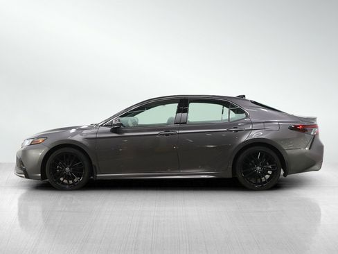 Used 2022 Toyota Camry XSE FWD image 2