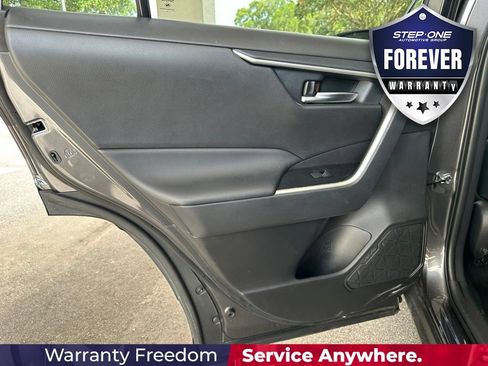 Used 2025 Toyota RAV4 XLE FWD image 28