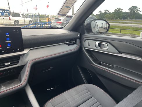 Used 2025 Ford Explorer ST-Line w/ Premium Package RWD image 16