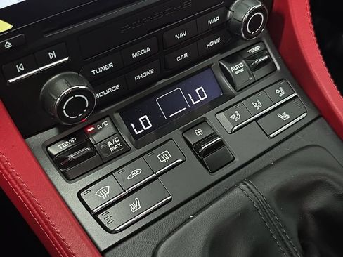 Certified 2022 Porsche 718 Boxster Spyder RWD image 19