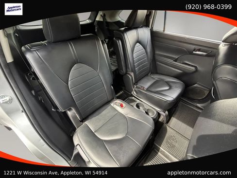 Used 2022 Toyota Highlander XLE AWD/4WD image 45