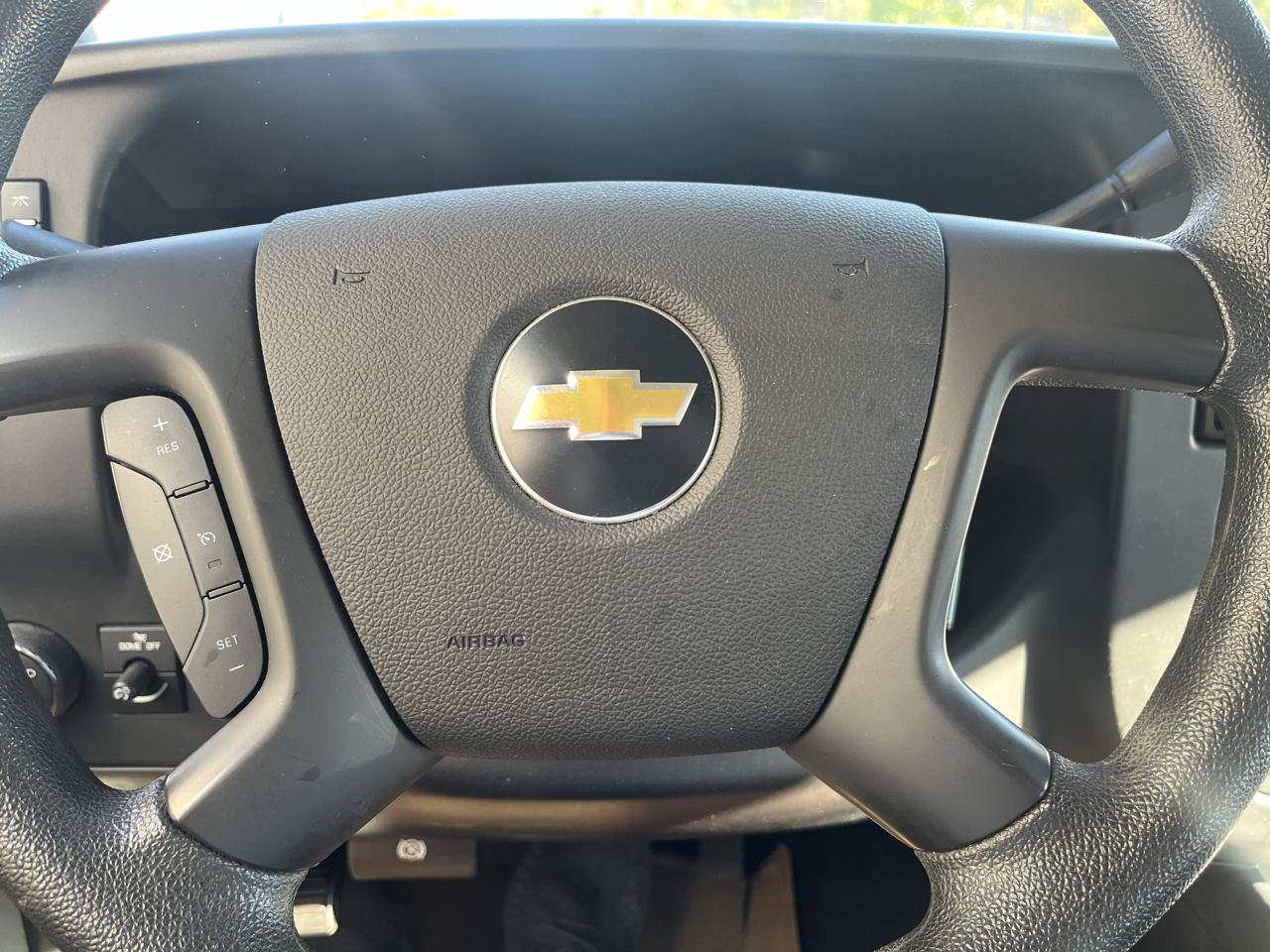 Used 2011 Chevrolet Express 1500 AWD image 20