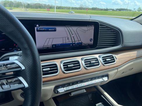 Used 2025 Mercedes-Benz GLS 450 450 4MATIC image 20