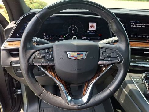 Used 2023 Cadillac Escalade ESV Premium Luxury AWD/4WD image 18