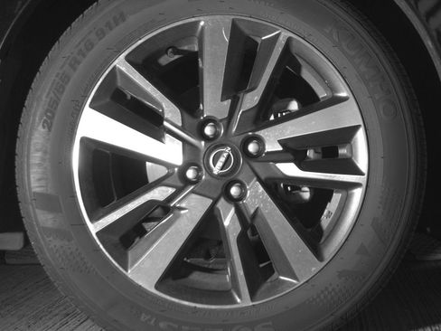 Used 2025 Nissan Versa SV FWD image 12