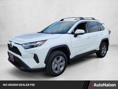 Used 2025 Toyota RAV4 XLE AWD/4WD image 1