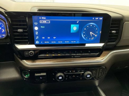 Used 2022 Chevrolet Silverado 1500 RST AWD/4WD image 16