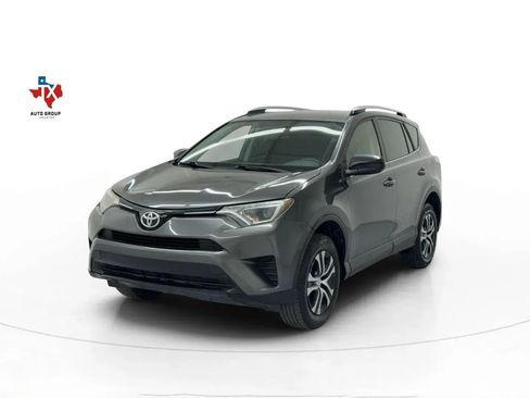 Used 2016 Toyota RAV4 LE image 4