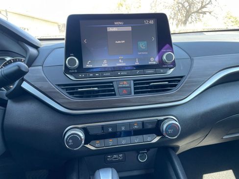 Used 2025 Nissan Altima 2.5 SV image 20