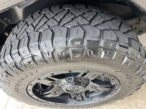 Used 2015 Jeep Wrangler Unlimited Sahara w/ Connectivity Group AWD/4WD image 14